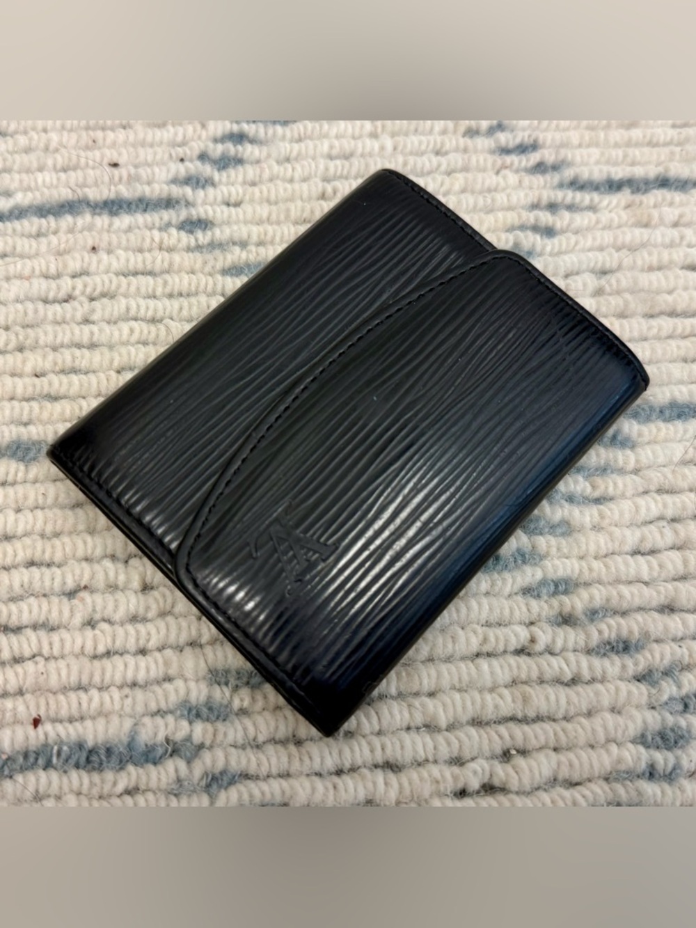LOUIS VUITTON Unisex Classic Sleek Black Epi-Porte Monnaie Simple Coin Purse - Picture 5 of 16